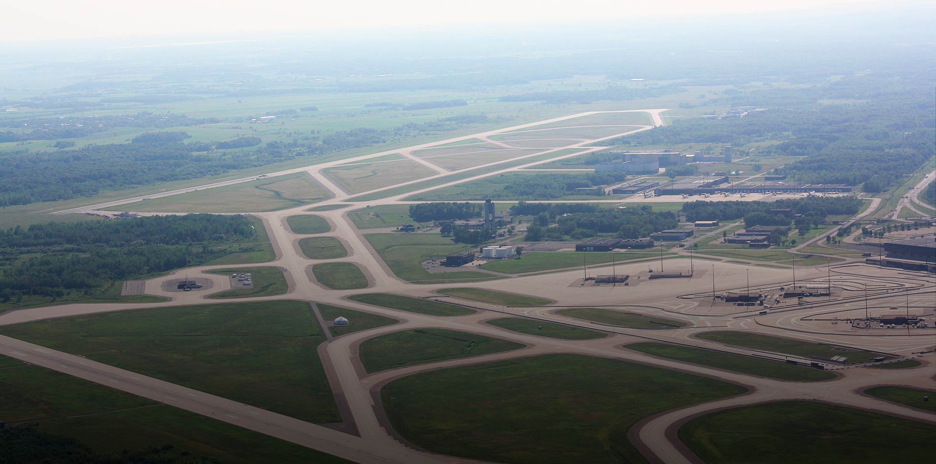 Mirabel International Airport CYMX | Hélibellule FBO